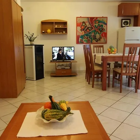 Apartament Rolih Vantacici